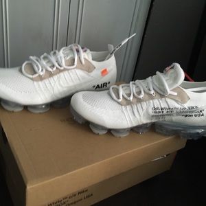 Off white vapormax 10.5 only worn once